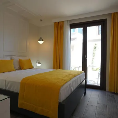 Rota Seaside فندق