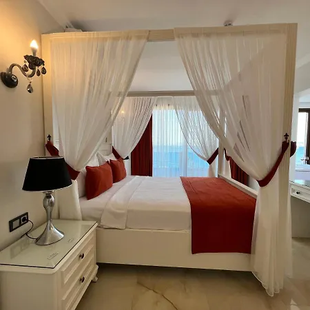 فندق Rota Seaside *