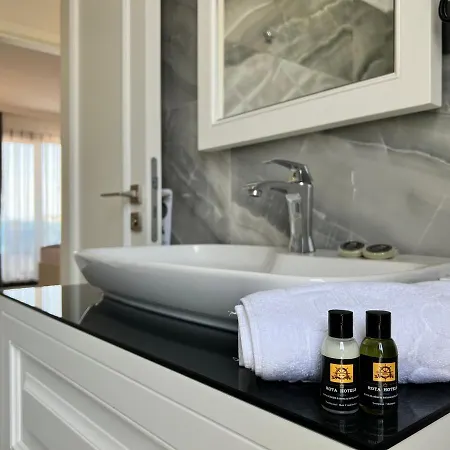 מלון Rota Seaside Cunda